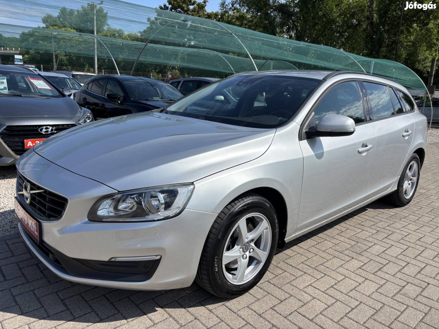 Volvo V60 2.0 D [D3] Momentum Teljes szervizmúl...